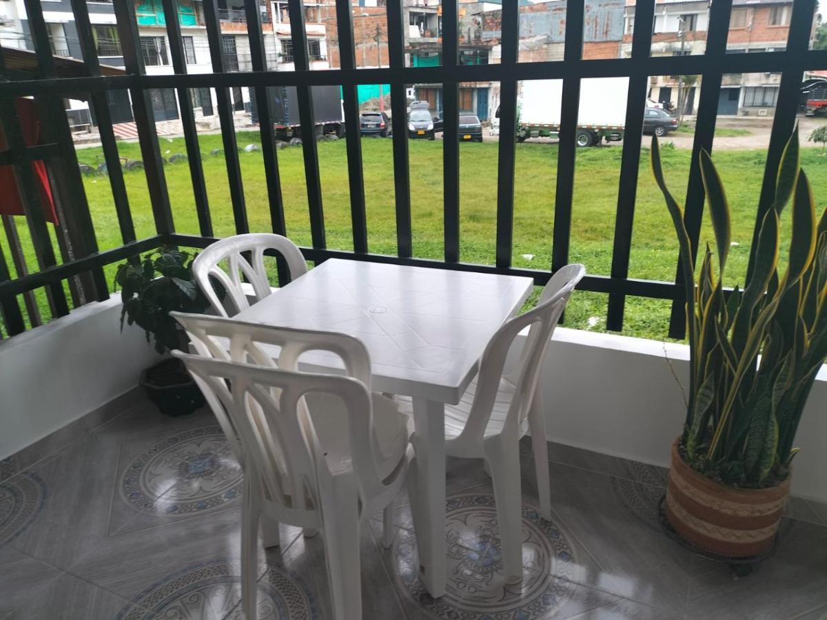 Apartamentos Family Santa Rosa de Cabal Exteriör bild