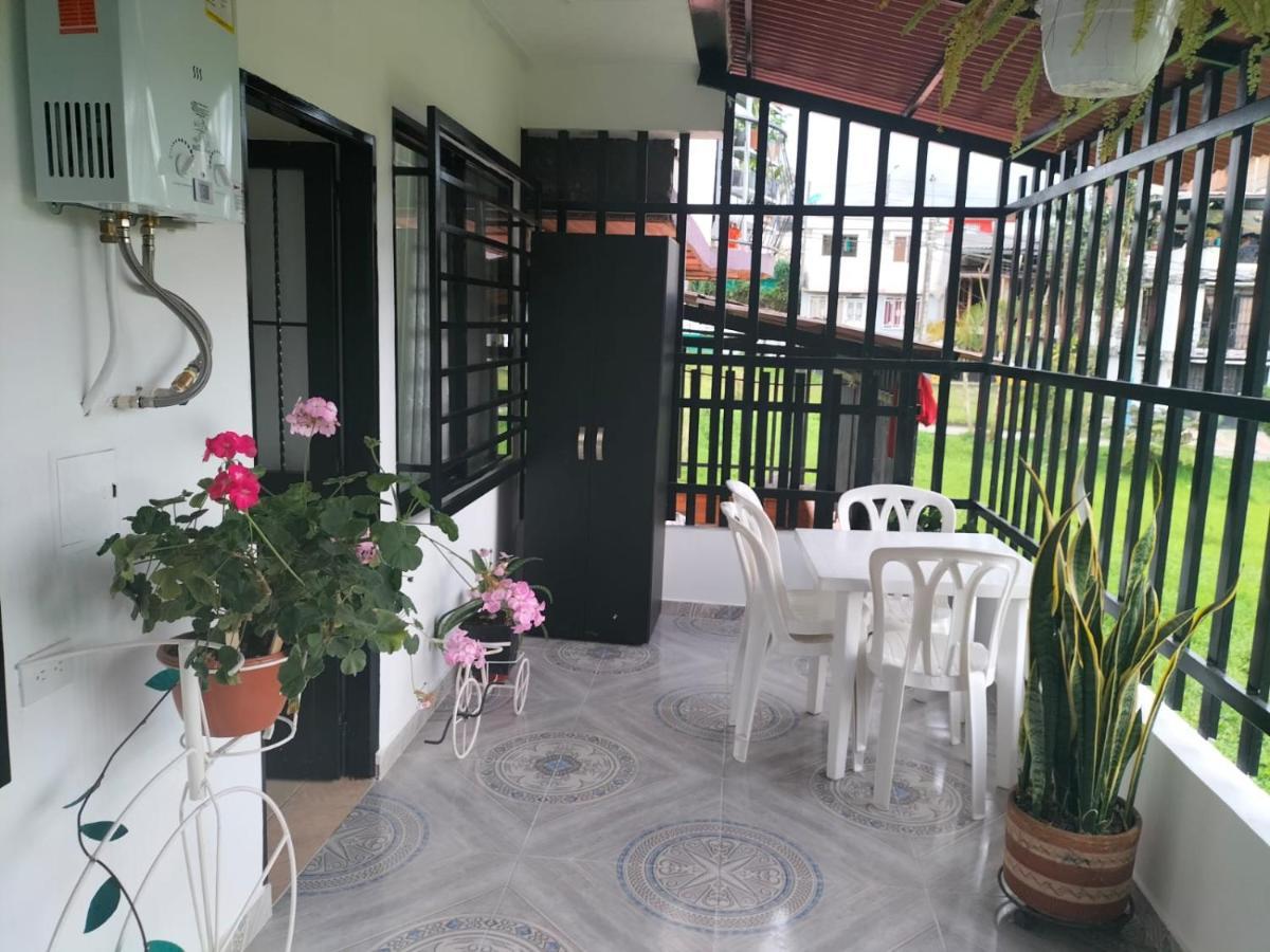 Apartamentos Family Santa Rosa de Cabal Exteriör bild
