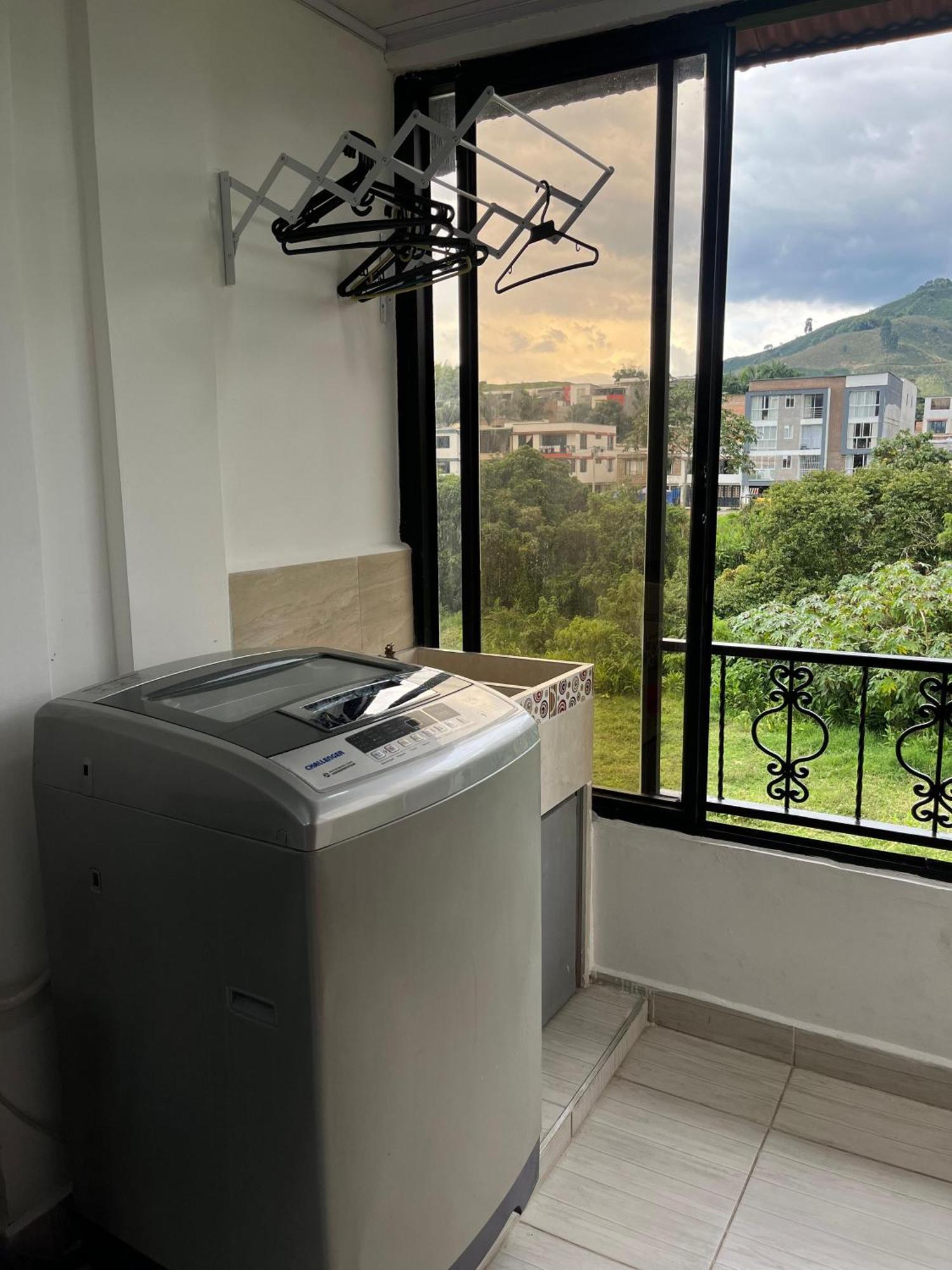 Apartamentos Family Santa Rosa de Cabal Exteriör bild